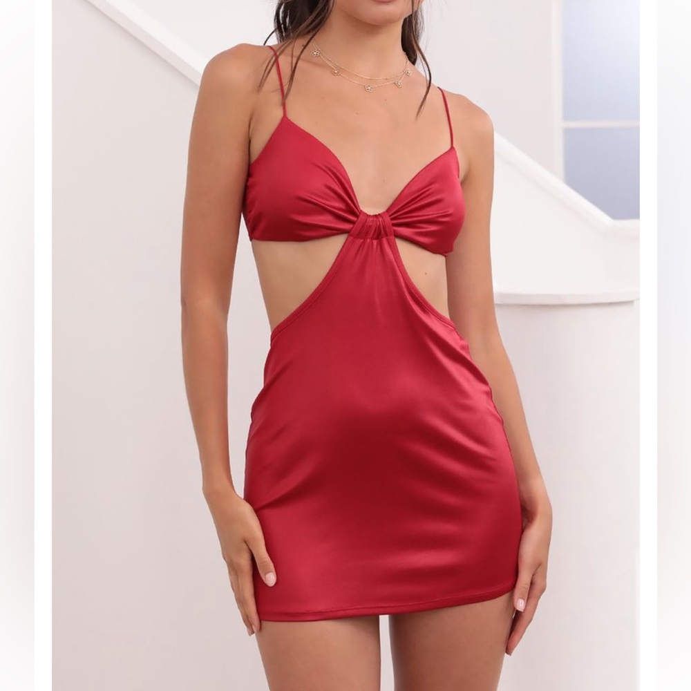 LUCY IN THE SKY - RED CUTOUT DRESS - SIZE XS